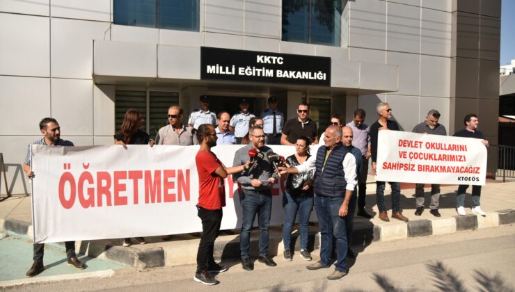 KTOEÖS Eğitim Bakanlığı önünde protesto eylemi yaptı