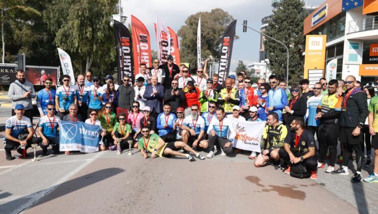 Cumhurbaşkanı Tatar, Lefkoşa’da düzenlenen Duatlon Yarışı Ödül Töreni’ne katıldı