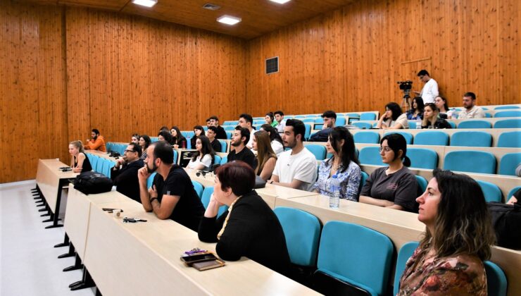 11’inci Uluslararası Kariyer Günleri’nde Klinik psikolog Dr. Özge Orbay seminer verdi