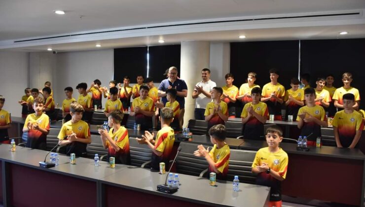 Mardinli öğrenciler Şenkul’u ziyaret etti