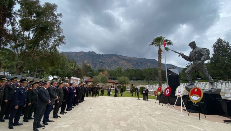 18 Mart Şehitler Günü dolayısıyla Boğaz Şehitliğinde tören düzenlendi