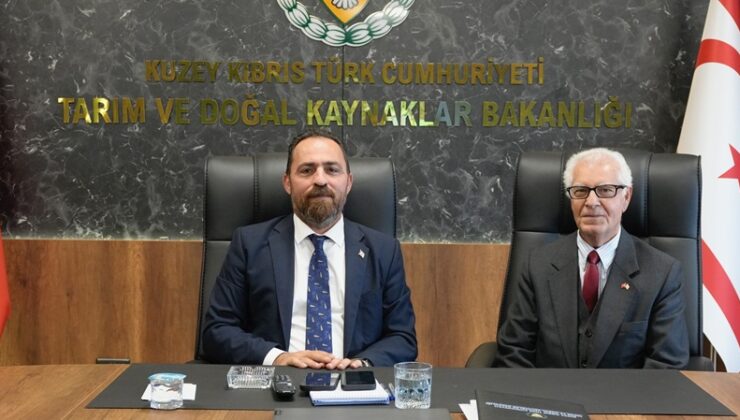 Bakan Çavuş, Kıbrıs TMT Mücahitler Derneği heyetini kabul etti