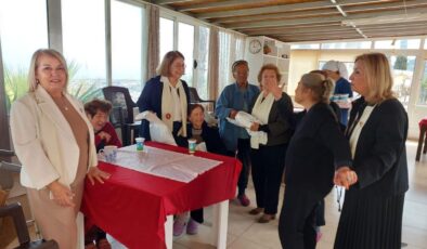 KT Kadınlar Birliği Lefkoşa Merkez Şubesi Lapta Huzurevi’ni ziyaret etti