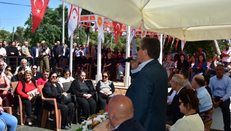 Üstel, Gazimağusa UBP İlçe Binası’nda partililer ile bir araya geldi