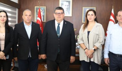 Maliye Bakanı Berova, Bay-Sen heyetini kabul etti