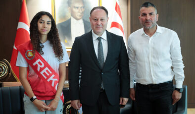 Öztürkler: Gençlerimiz haksız  izolasyonlara rağmen başarılarıyla örnek oluyor