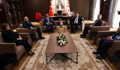 Meclis Başkanı Öztürkler Türkiye Sanayi ve Teknoloji Bakanı Kacır’ı kabul etti