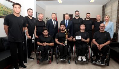 Üstel, Vakıflar Tekerlekli Sandalye Basketbol takımı heyetini kabul etti