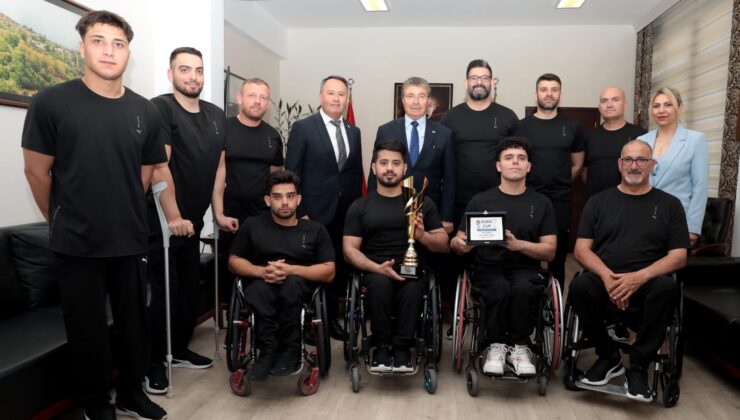 Üstel, Vakıflar Tekerlekli Sandalye Basketbol takımı heyetini kabul etti