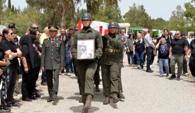 Tatar, mücahit komutan Metin Aybars’ın cenaze törenine katıldı