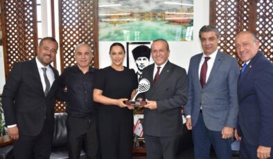 Ataoğlu, Hülya Avşar’ı kabul etti