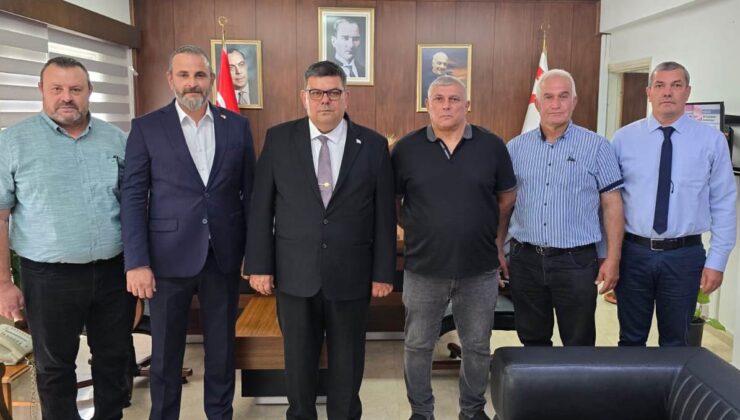 Maliye Bakanı Berova, KKTC Avcılık Federasyonu Başkanı Saygıner ve heyetini kabul etti