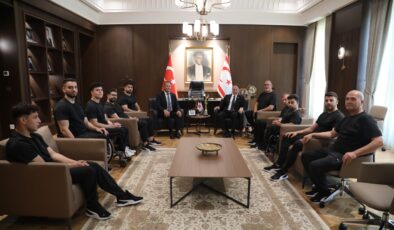 Öztürkler, Vakıflar Tekerlekli Sandalye Basketbol Takımı heyetini kabul etti
