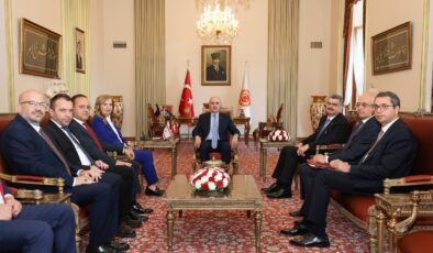 Meclis Komite Heyeti TBMM Baṣkanı Kurtulmuṣ tarafından kabul edildi