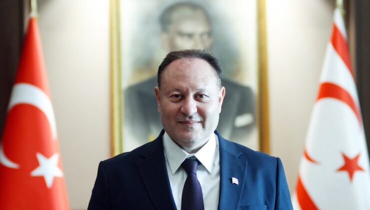 Öztürkler: Hemşirelerin çalışma koşullarının iyileştirilmesi için atılacak her adımı destekliyorum