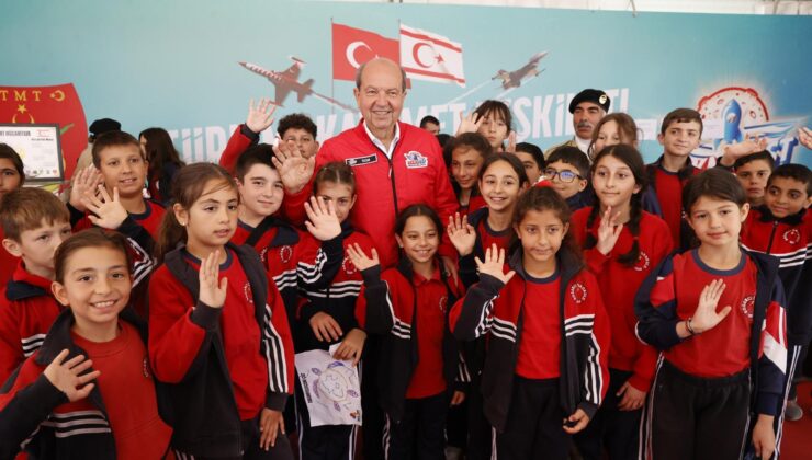 Cumhurbaşkanı Ersin Tatar, TEKNOFEST 2025’in ikinci gününde festival alanını ziyaret etti