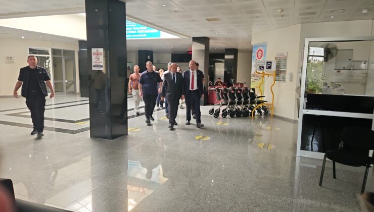 Cumhurbaşkanı Tatar, kazada yaralanan öğrencileri ziyaret etti