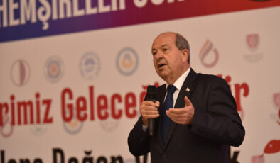 Tatar:Hemşireler ve ebeler, dil, din, ırk ayrımı yapmadan her türlü insana hizmet vererek KKTC’yi yüceltiyor