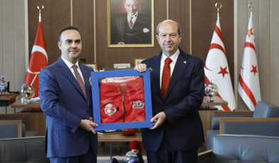 Cumhurbaşkanı Tatar, TC Sanayi ve Teknoloji Bakanı Mehmet Fatih Kacır’ı kabul etti