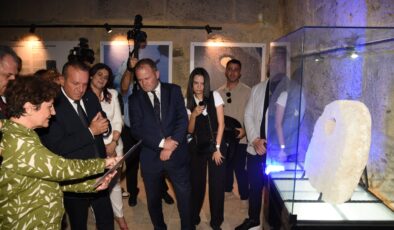 Hiyeroglifli Tek Delikli Taş Çapa’nın tanıtımı Girne Kalesi’nde yapıldı